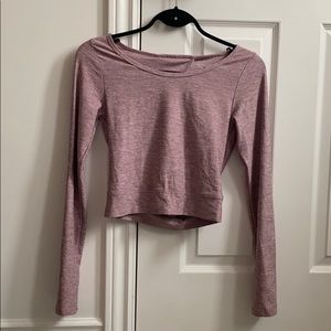 Aritzia Women’s M Workout Top with Back Cut Out